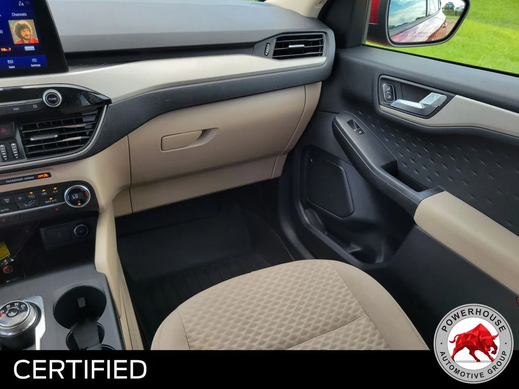 Used 2020 Red Ford SE image 21