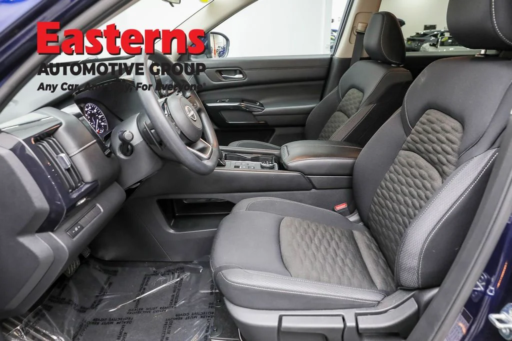 Used 2022 Blue Nissan S image 14
