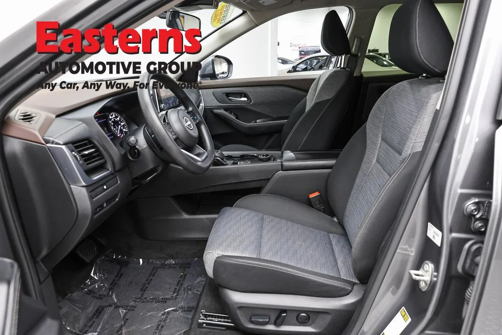 Used 2023 Gray Nissan SV image 13