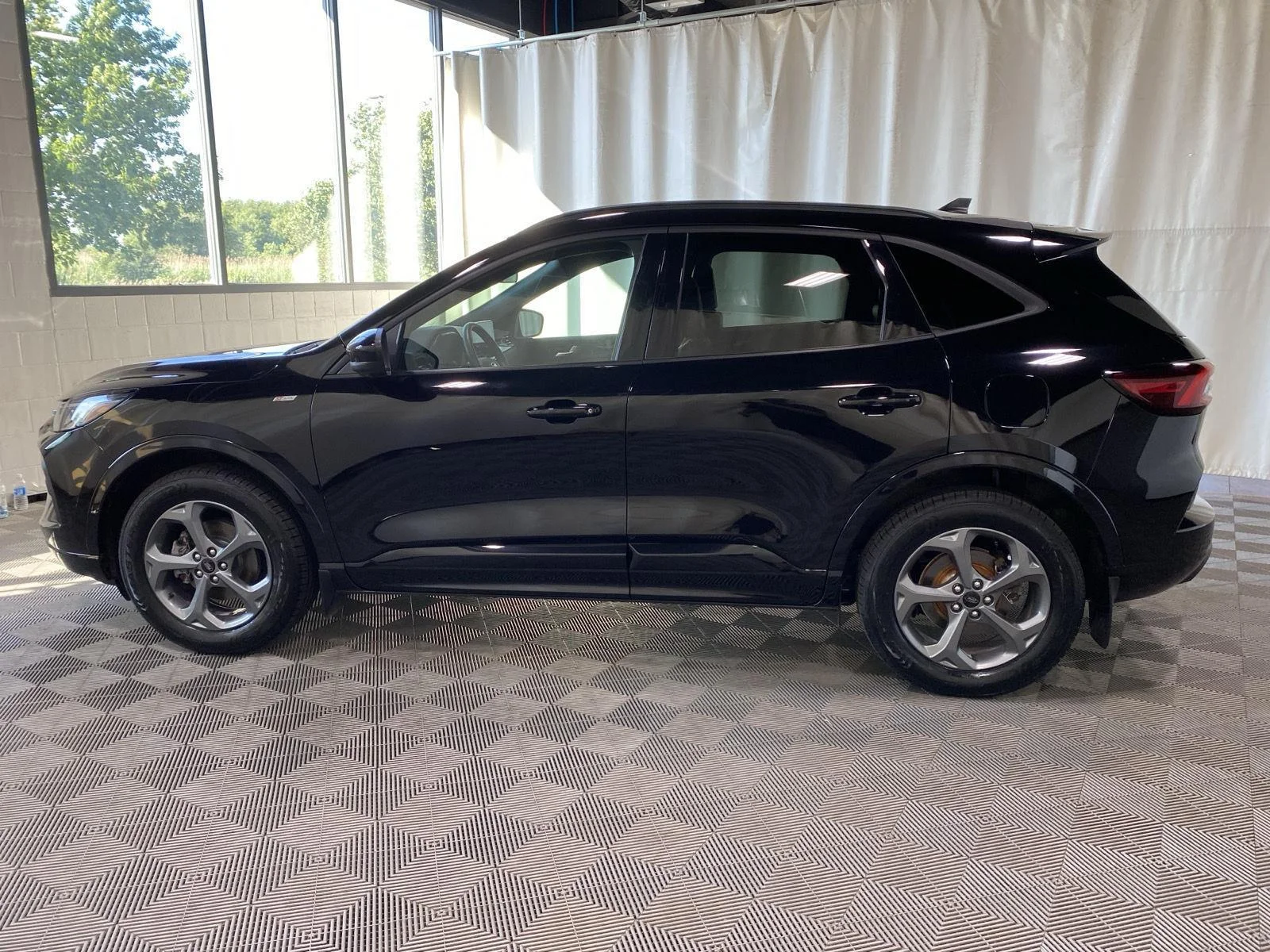 Used 2023 Agate Black Ford ST-Line Select image 5