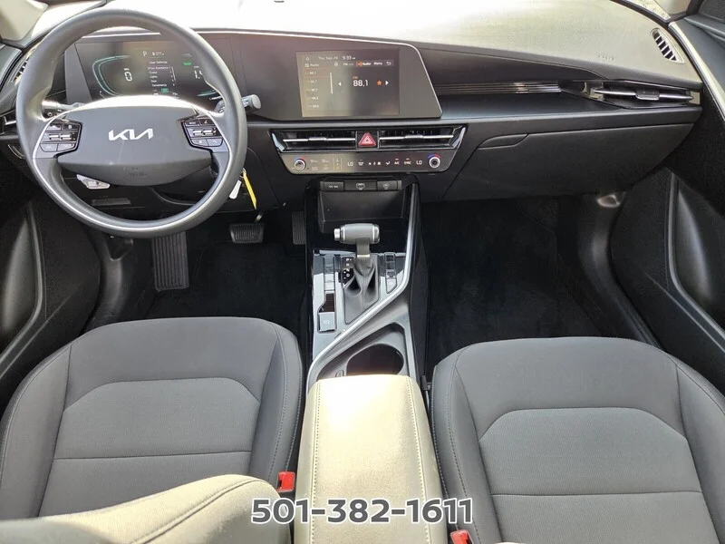 Used 2025 Snow White Pearl KIA LX FWD image 13
