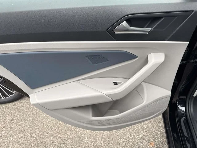 New 2026 White Volkswagen 1.5T SE image 10