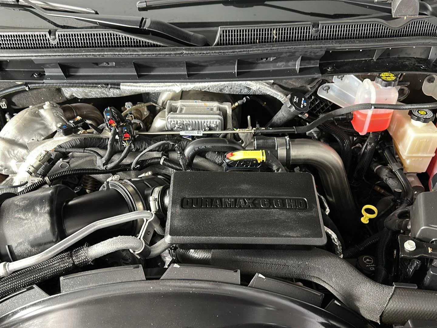Used 2022 Quicksilver Metallic GMC Denali image 31