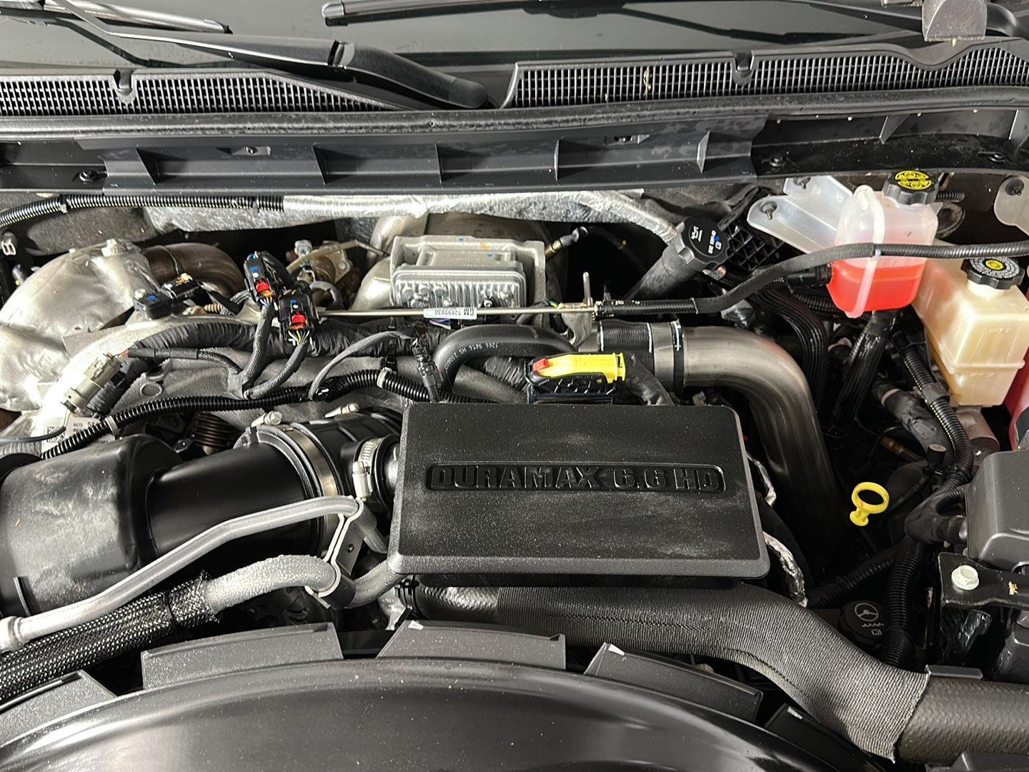 Used 2022 Quicksilver Metallic GMC Denali image 31