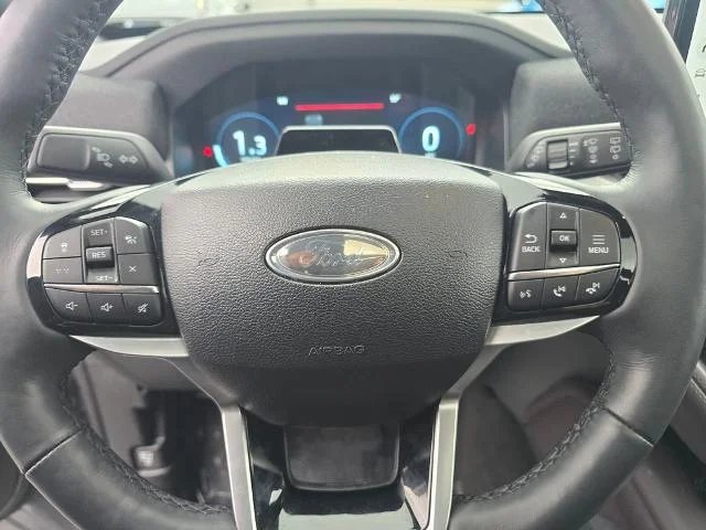 Used 2025 Gray Metallic Ford Platinum image 54