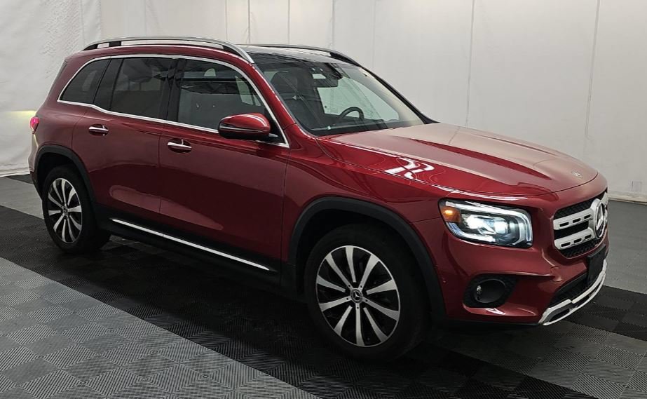 Used 2023 Red Mercedes-Benz GLB 250 image 2