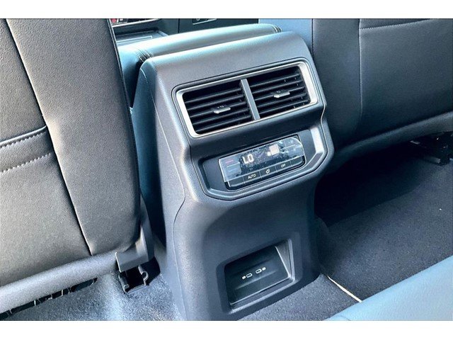 New 2026 Deep Black Pearl Volkswagen 2.0T SE image 9