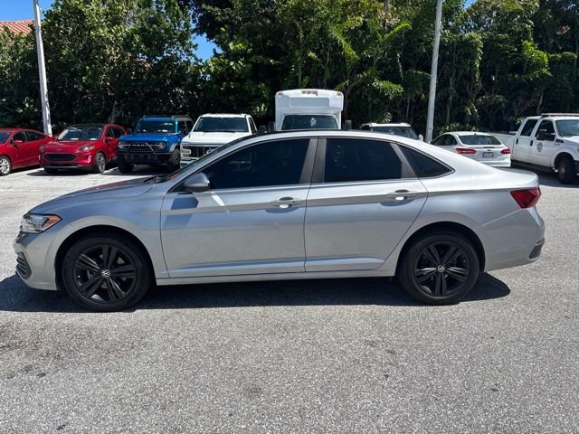 Used 2022 Silver Volkswagen 1.5T SE image 4