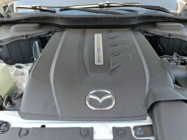 Used 2025 White Mazda Premium image 31