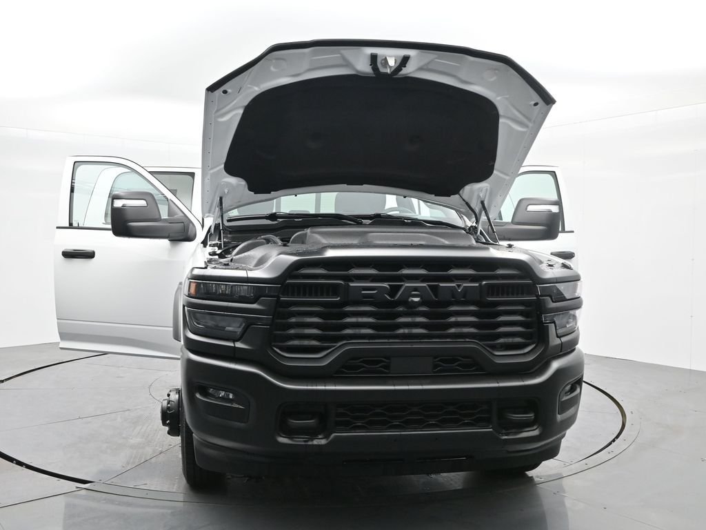 New 2026 Bright White Clear-Coat Exterior Paint RAM Tradesman image 44