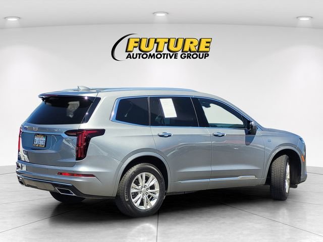 Used 2024 Silver Cadillac Luxury image 4