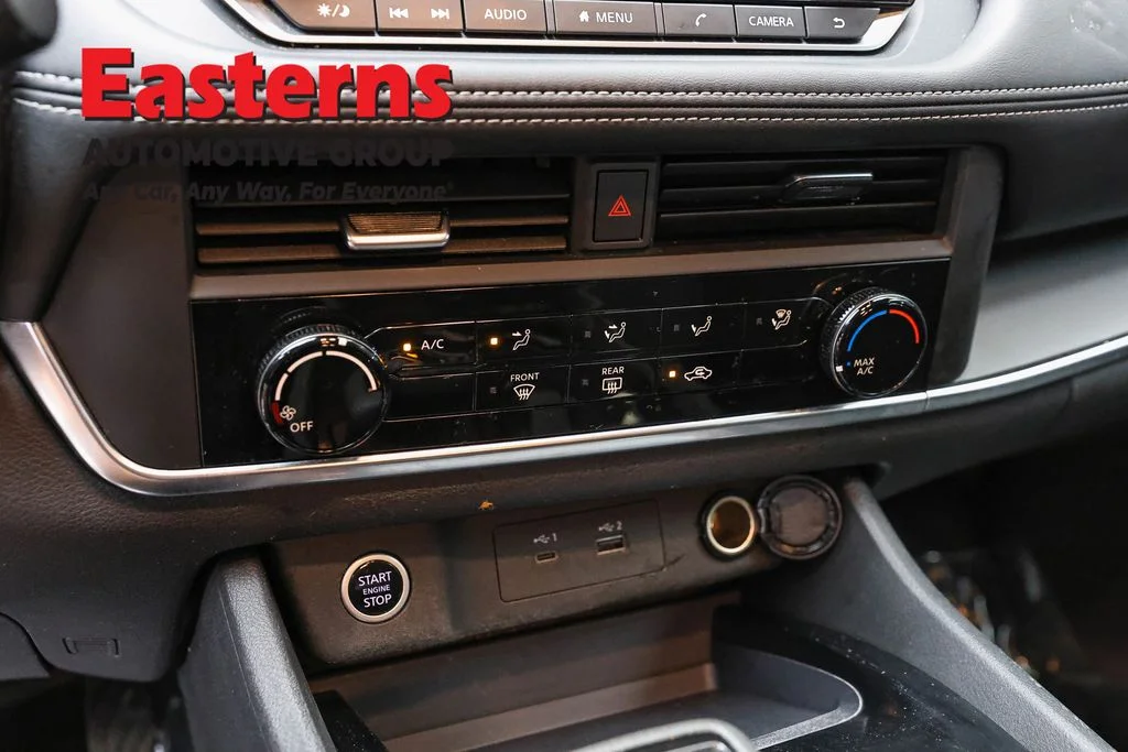 Used 2023 Gray Nissan S image 18