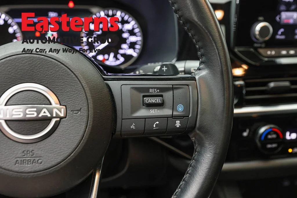 Used 2023 Gray Nissan SV image 16