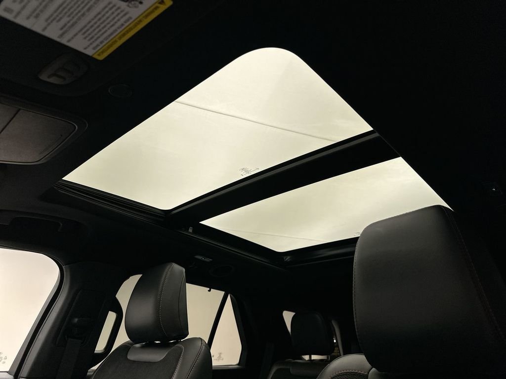 Used 2025 White Metallic Ford ST image 24