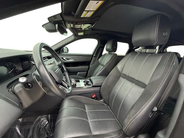 Used 2023 White Land Rover R-Dynamic S MHEV image 10