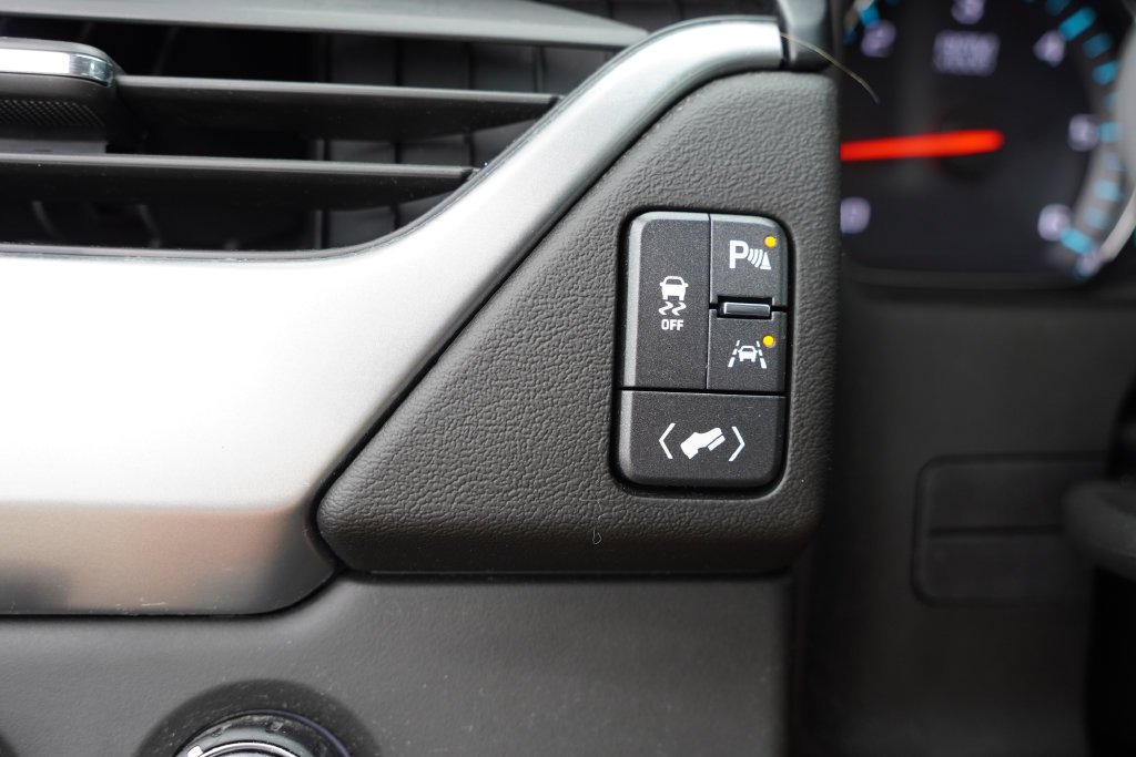 Used 2019 White Chevrolet LT image 30