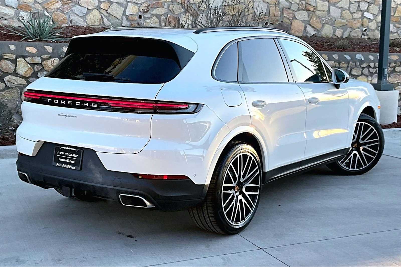 2026 Porsche Cayenne Base - Photo 7