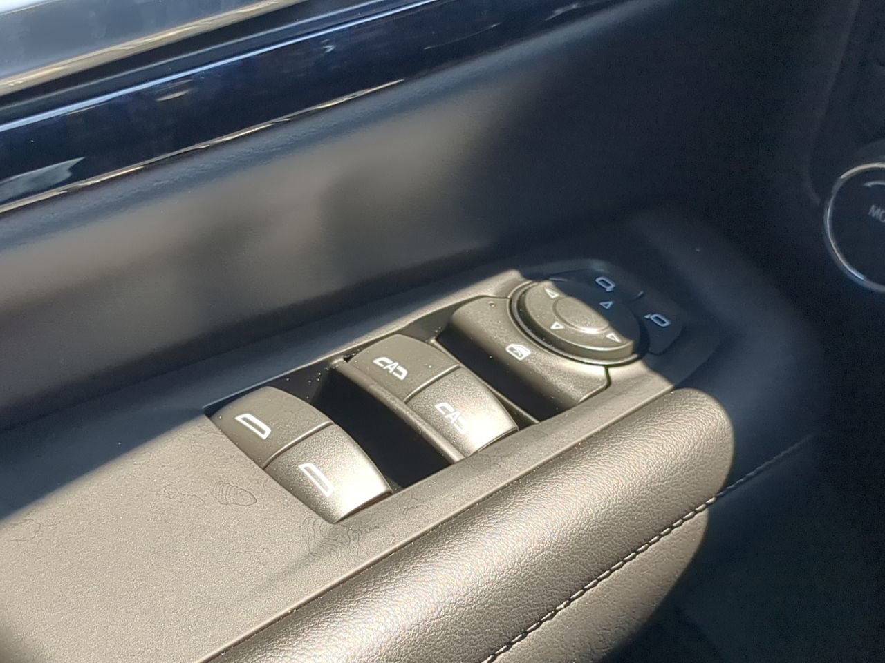 2025 Chevrolet Suburban Z71 - Photo 23