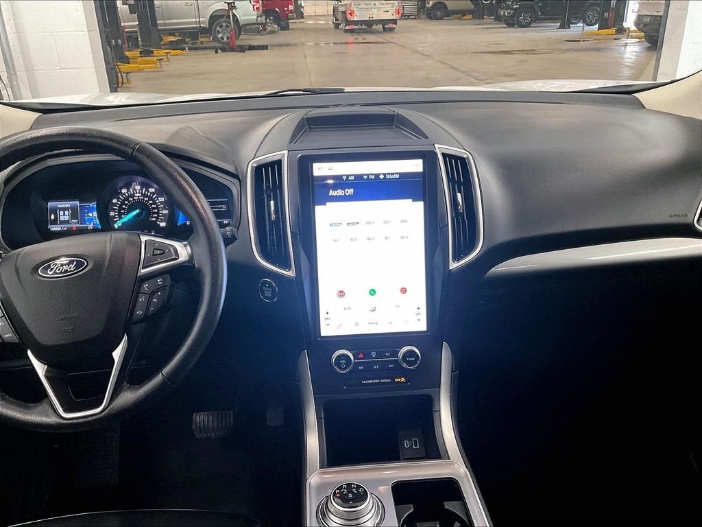 Used 2023 Oxford White Ford SEL image 18