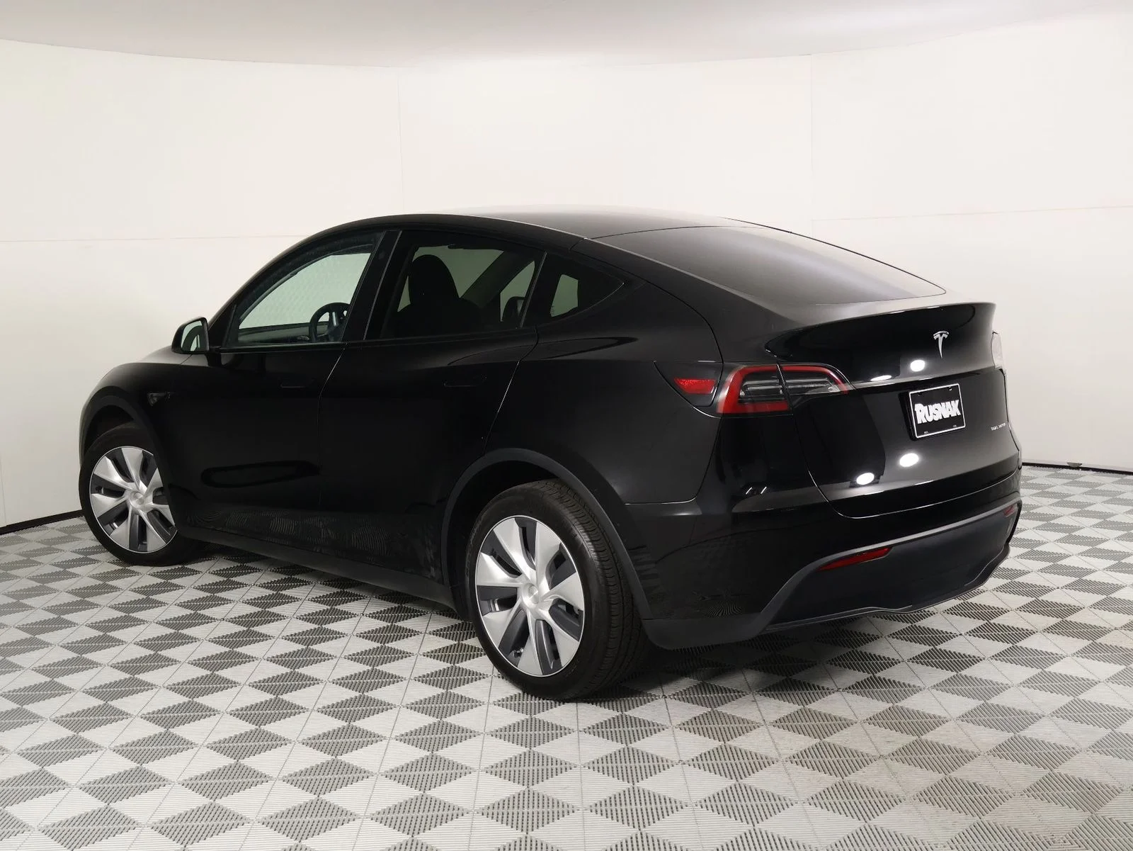 Used 2023 Tesla Model Y Long Range with VIN 7SAYGDEE6PA082693 for sale in Pasadena, CA