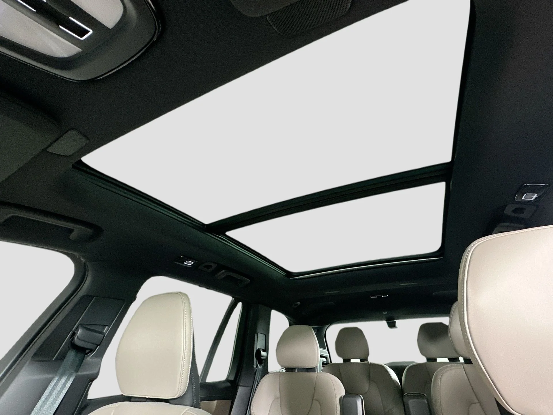 New 2026 Mulberry Red Volvo Ultra image 23