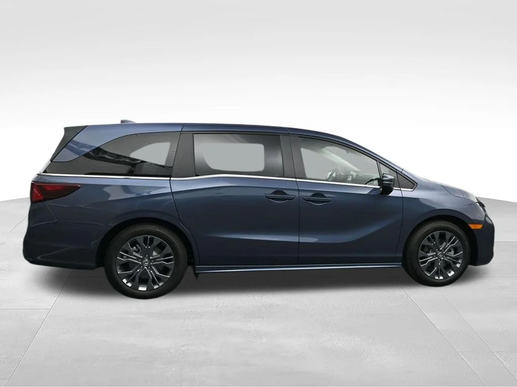New 2026 Smoke Blue Pearl Honda Touring image 8