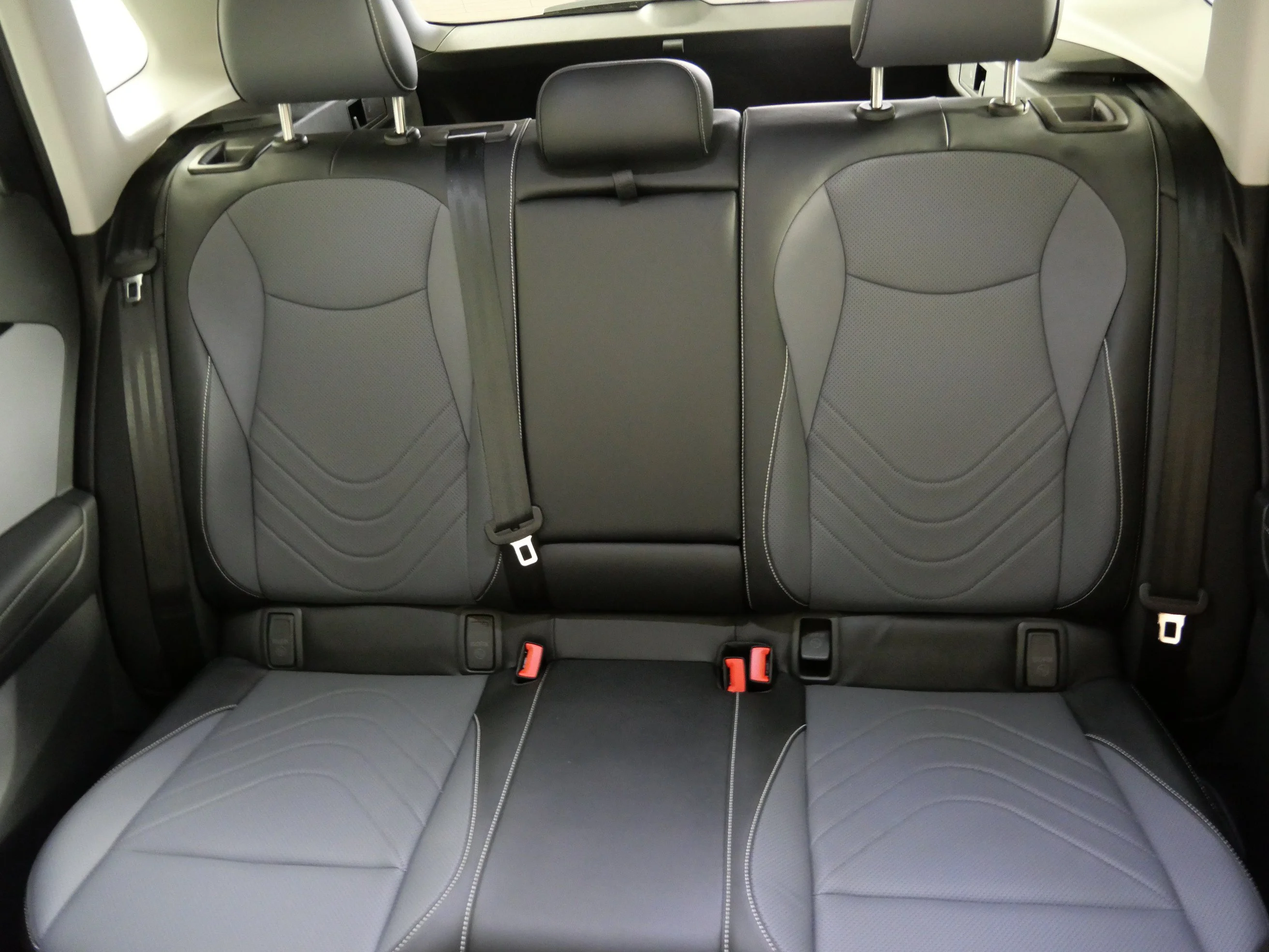 Certified Used 2026  Volkswagen SE image 13