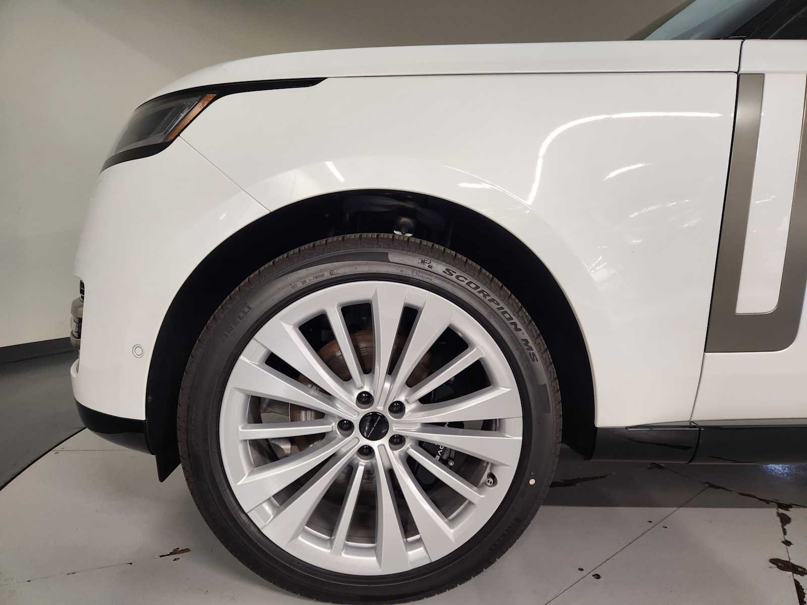 2026 Land Rover Range Rover SE - Photo 11