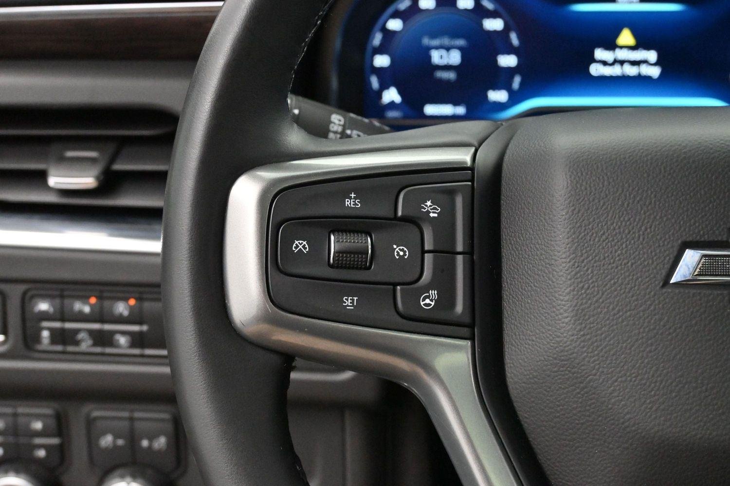 Used 2023 Black Chevrolet Z71 image 17