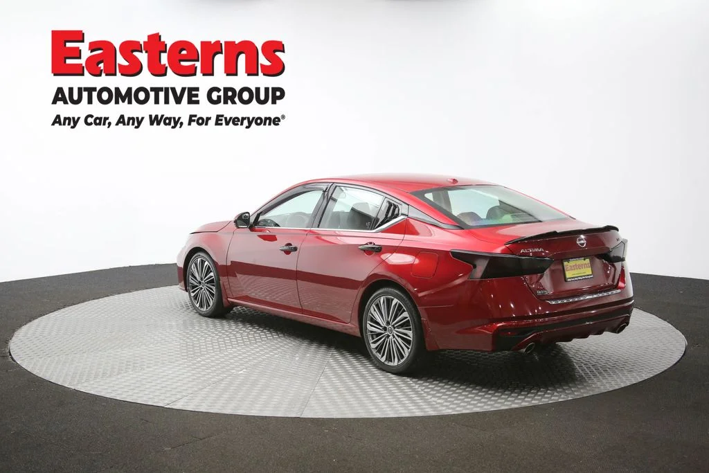 Used 2023 Red Nissan 2.5 SL image 64