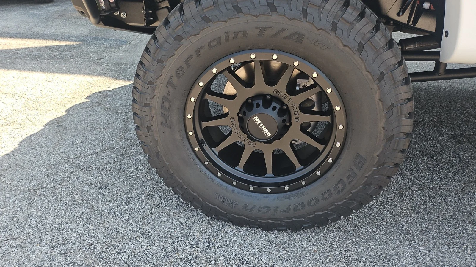New 2026 Oxford White Ford Black Ops 4WD image 9