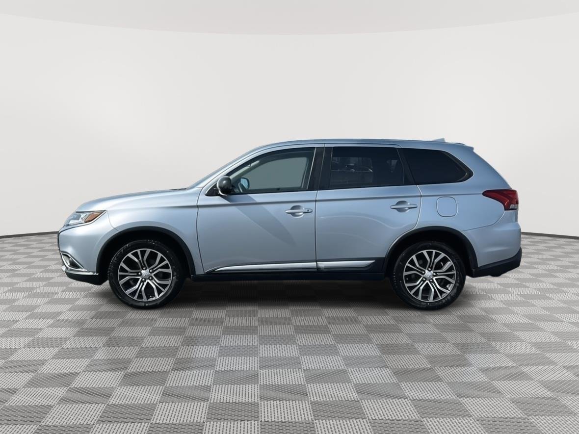 Used 2017 Mitsubishi Outlander ES with VIN JA4AZ2A30HZ034391 for sale in Kansas City