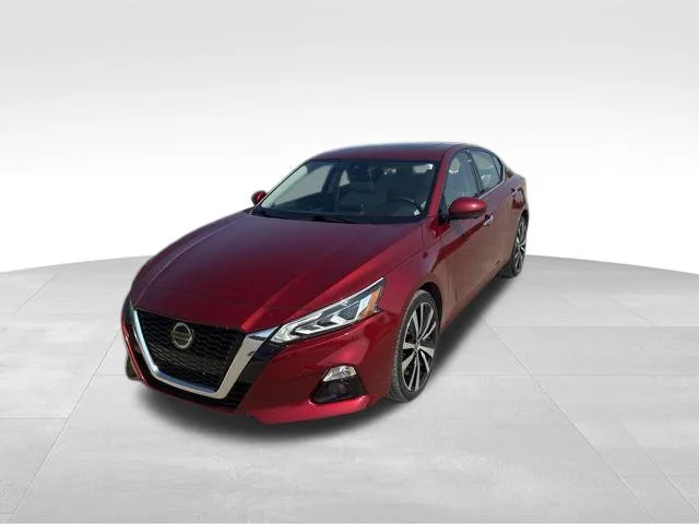 Used 2019 Red Nissan 2.5 Platinum image 7