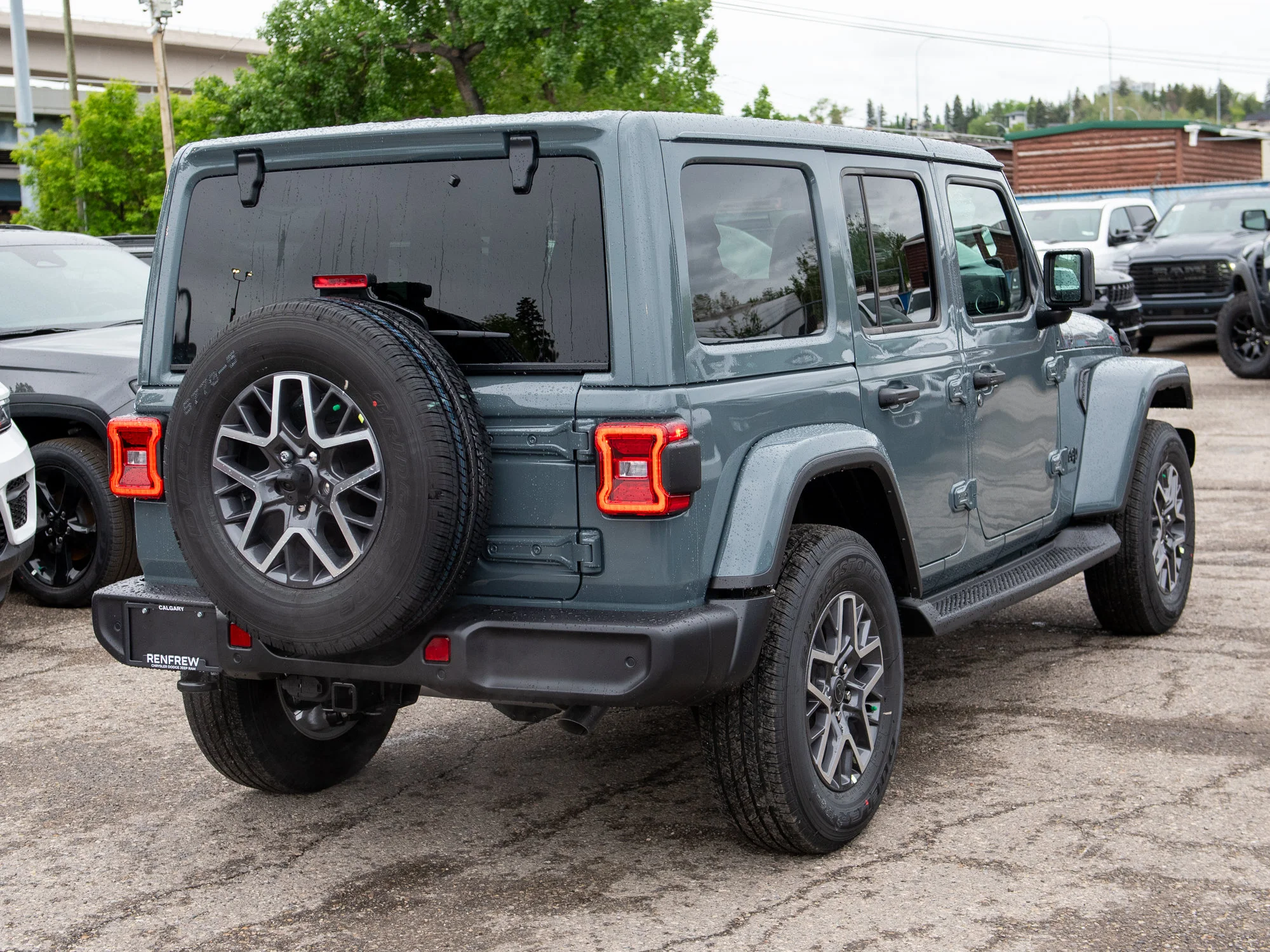 New 2026 Dark blue Jeep Sahara* 4 Door 4x4, Heated McKinley Leather, Trailer Tow, Alpine Audio image 6