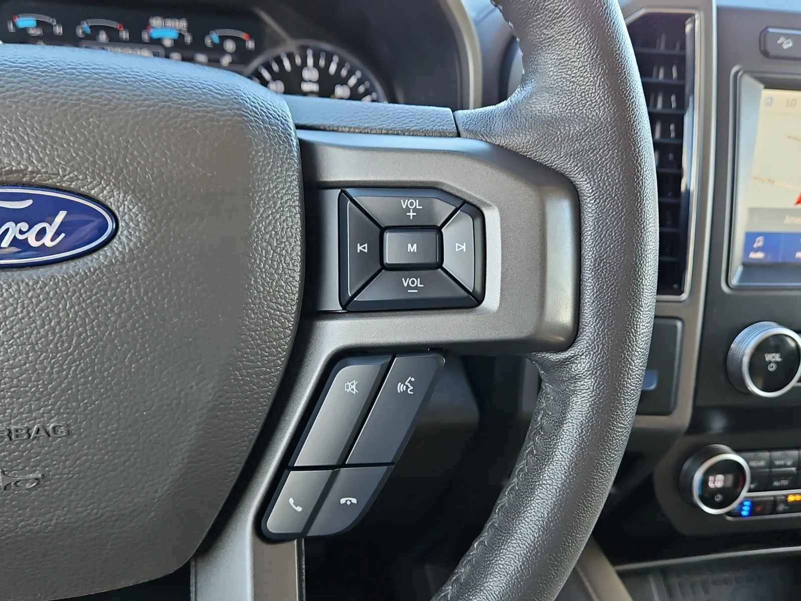 Used 2020 Magnetic Metallic - J7 Ford XLT MAX image 19