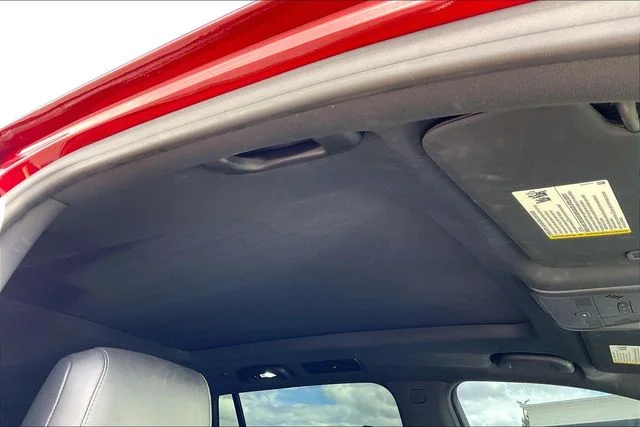 Used 2020 Red Cadillac Sport image 17