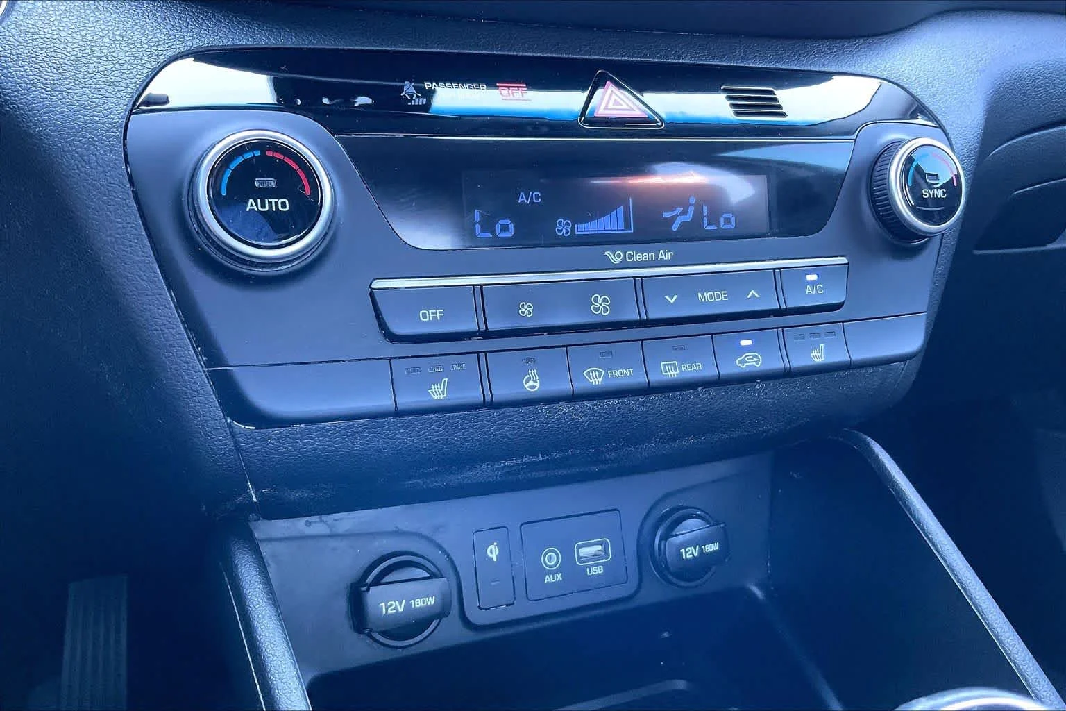 Used 2019 Coliseum Gray Hyundai Limited image 32