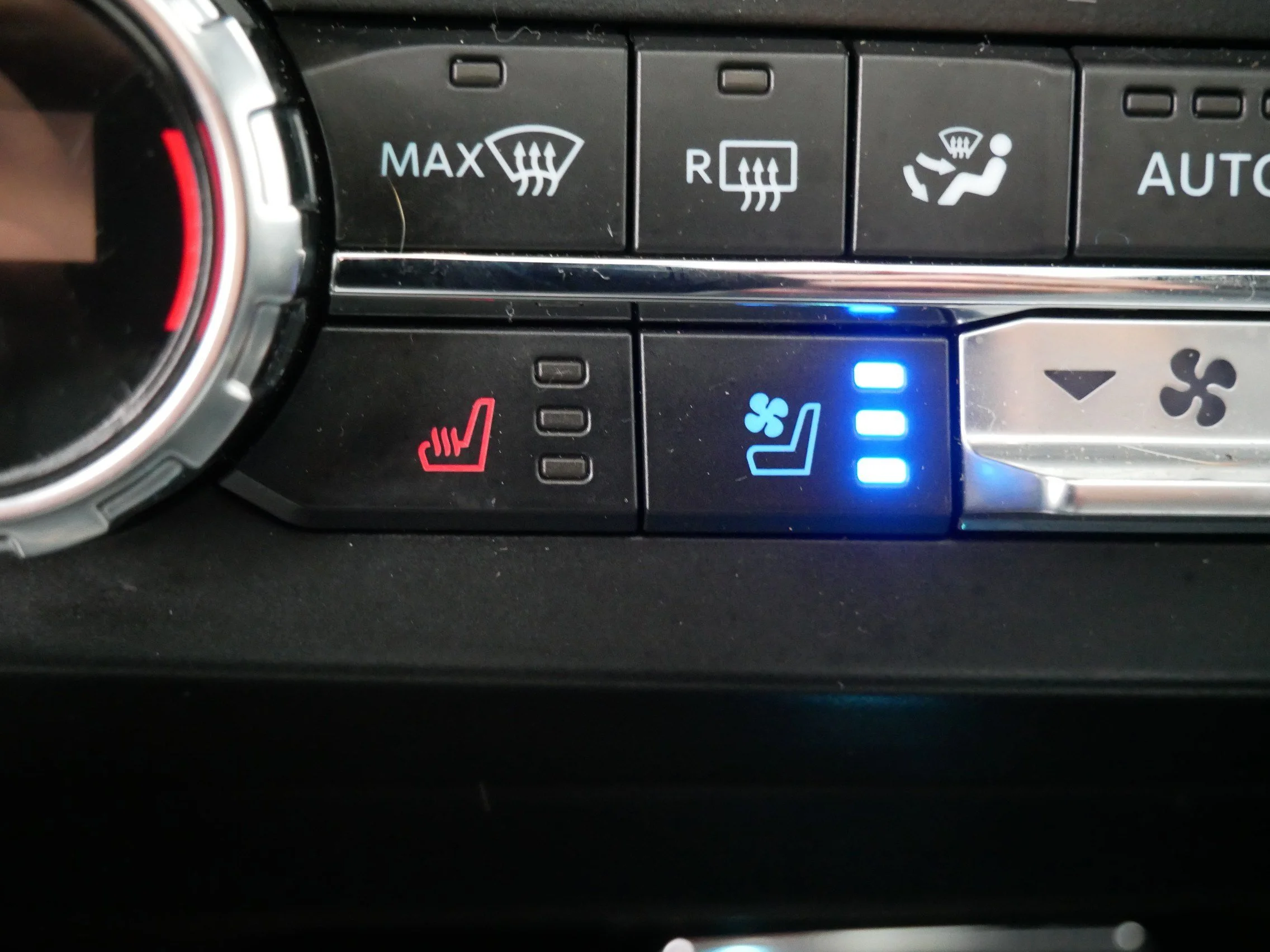 Certified Used 2022 Agate Black Metallic Ford LARIAT image 33