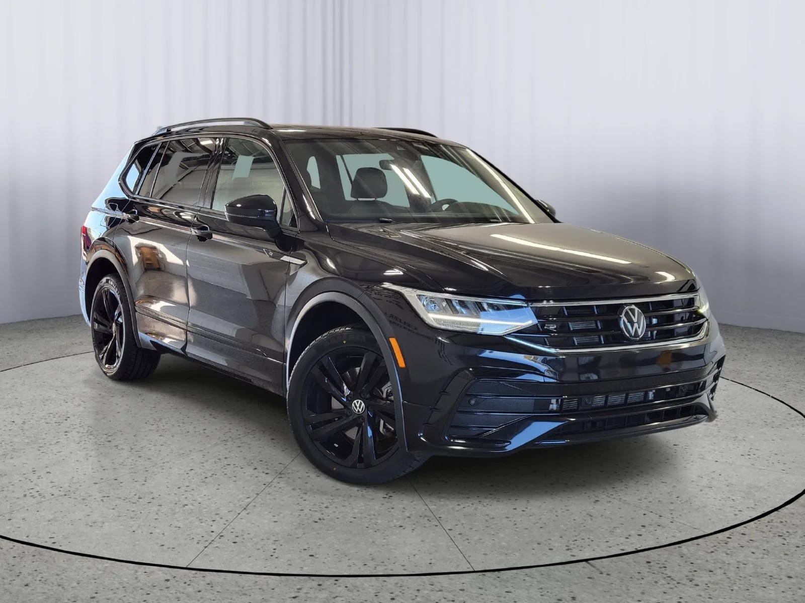2024 Volkswagen Tiguan SE R-LINE BLACK