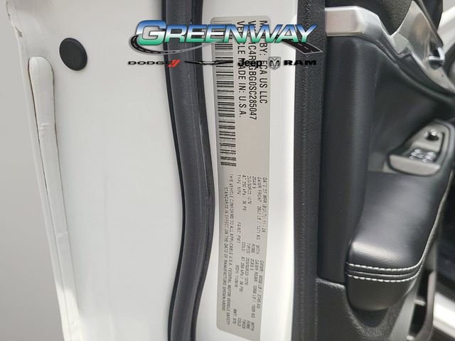 Used 2025 White Jeep Limited image 27