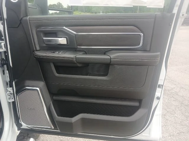 New 2026 Bright White Clear-Coat Exterior Paint RAM Laramie image 31