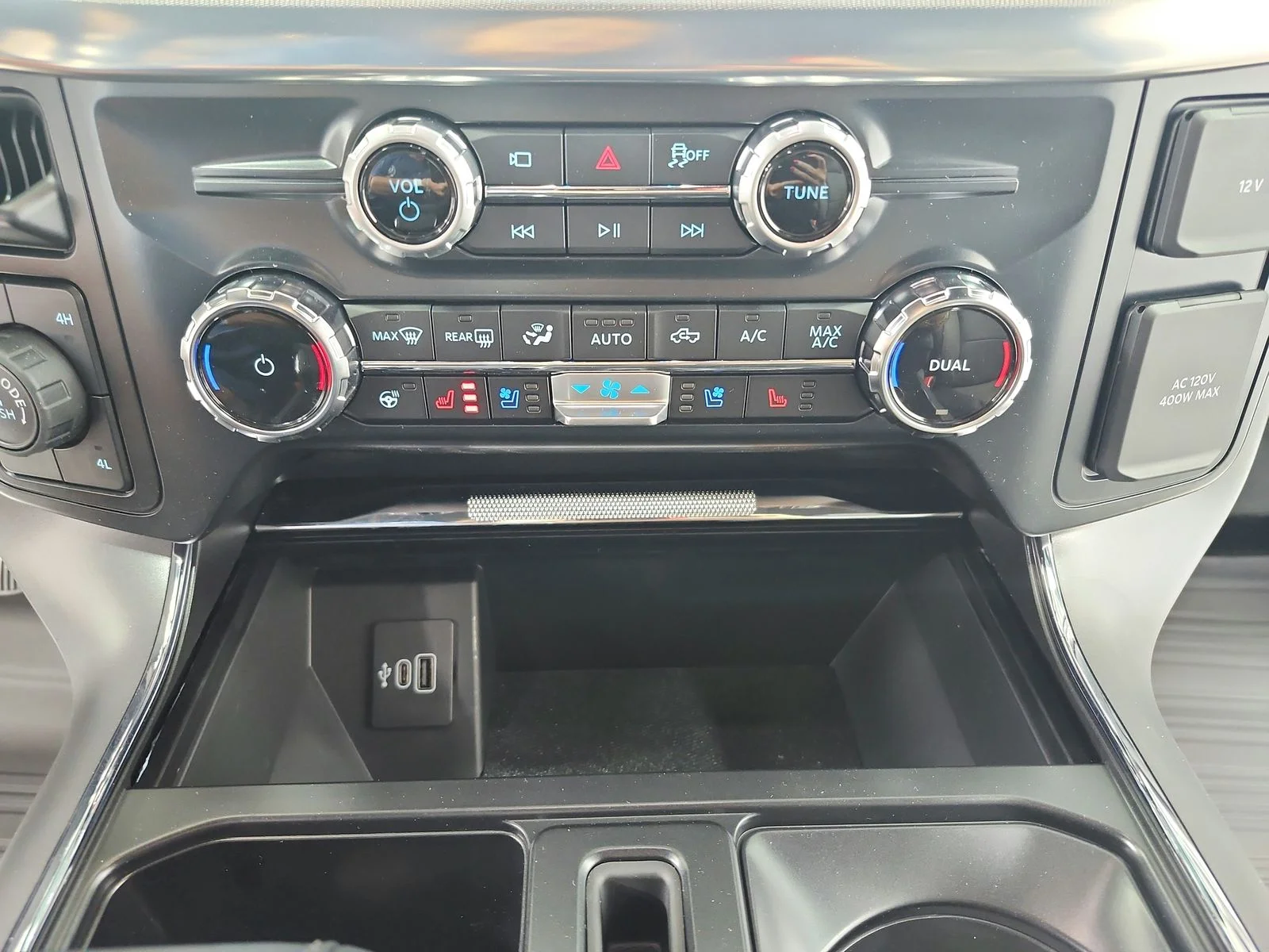 New 2026 Star White Metallic Tri-Coat Ford Lariat® image 32