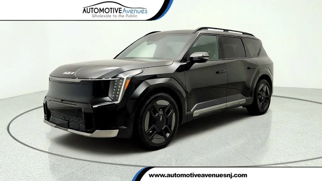 Used 2024 Aurora Black Pearl Kia GT-Line AWD image 1