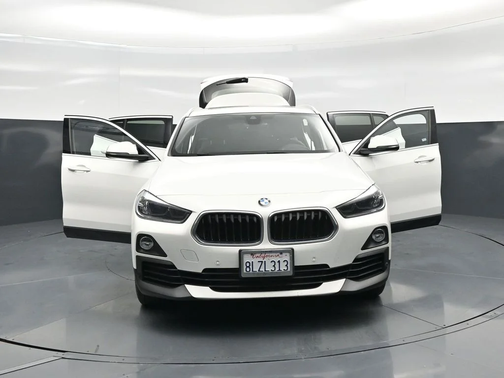 Used 2020 White BMW sDrive28i image 35
