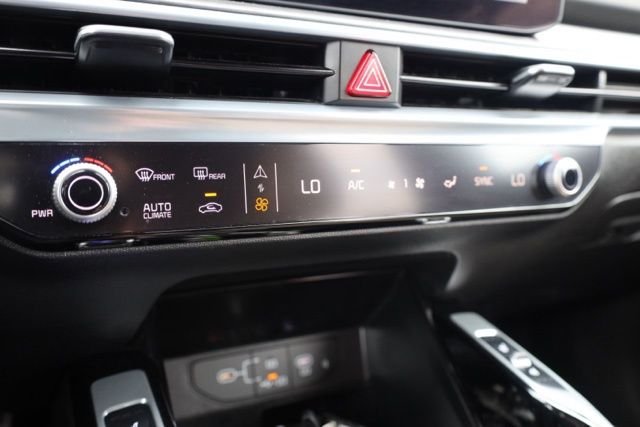 Used 2025 Red Kia X-Line SX Prestige image 31