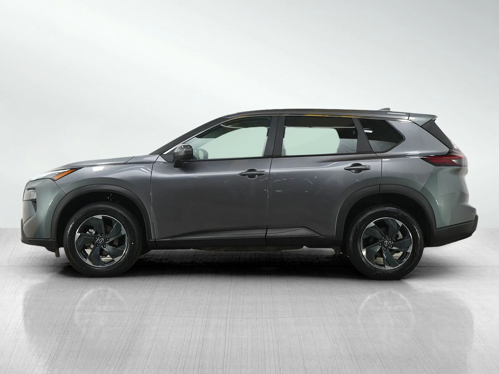 Used 2025 Nissan Rogue SV with VIN 5N1BT3BB4SC813841 for sale in Minneapolis, Minnesota