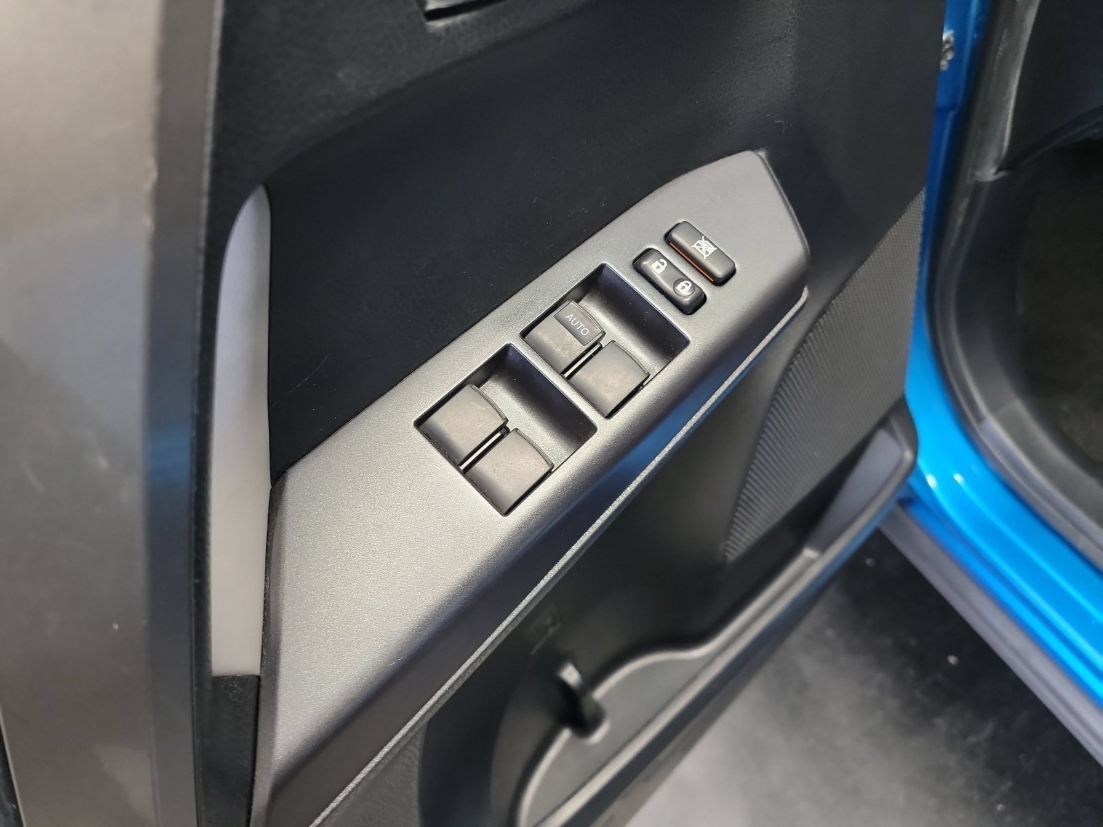 Used 2018 Electric Storm Blue Toyota XLE image 13