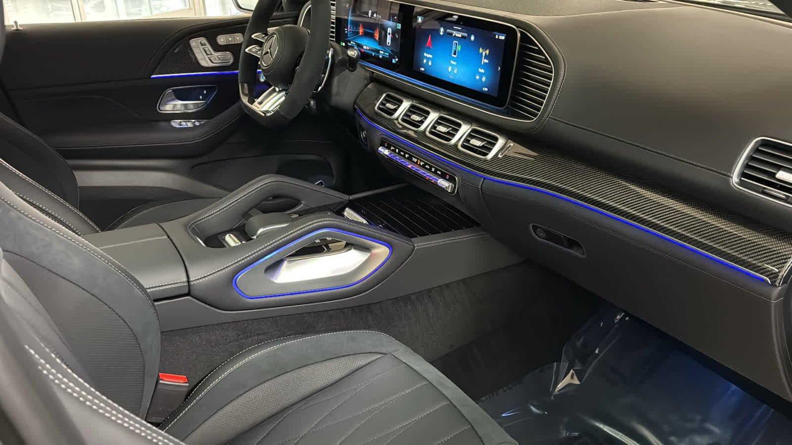 New 2026 MANUFAKTUR Silicon Grey Mercedes-Benz AMG® GLE 63 S image 37