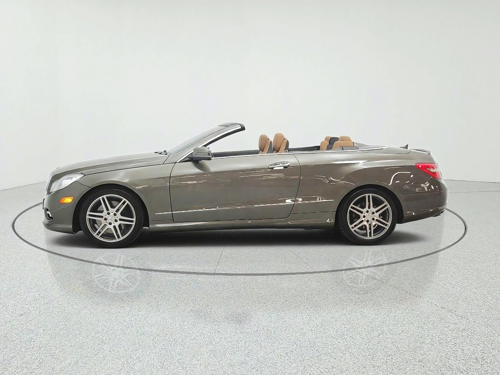 Used 2011 Olivine Grey Mercedes-Benz 2dr Cabriolet E 550 RWD image 8