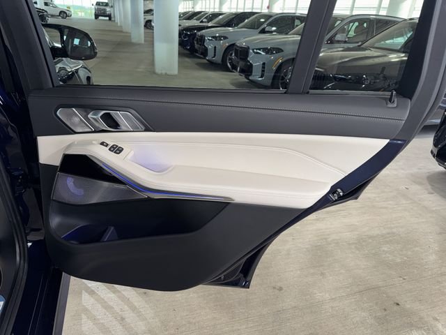 New 2027 Tanzanite Blue II Metallic BMW M60i image 10
